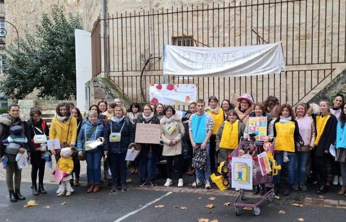 „Berufe im frühen Kindesalter sind kein Traum mehr“, in Figeac mobilisieren fast vierzig Fachkräfte, um mehr Anerkennung zu fordern