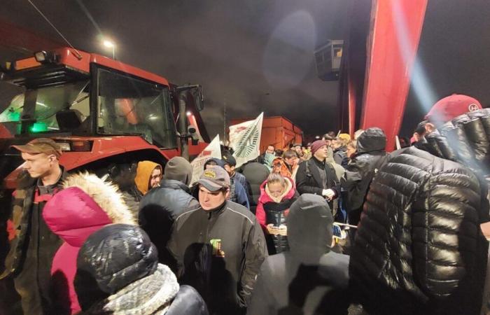 Abgerissene Paneele, Blockaden, gefälschte Radargeräte … die Mobilisierung nimmt Fahrt auf