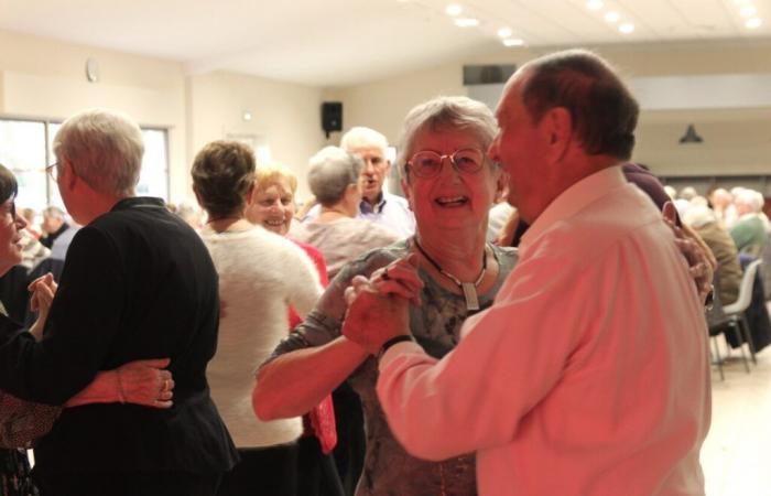 Porträts von Ältesten beim Ältestenessen dieser Gemeinde in der Orne