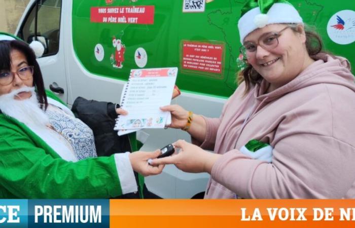 Der Schlitten des grünen Weihnachtsmanns startet in Nizza