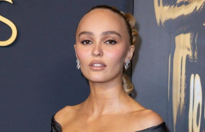 „Sehr stolz“, sagt Vanessa Paradis, ihre Tochter Lily-Rose Depp sei mehr denn je in ihren Rapper verliebt, sagt sie weiter