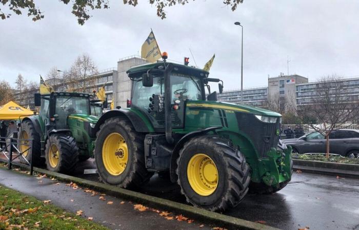 Die vor der Präfektur Essonne versammelten Bauern verließen den Ort