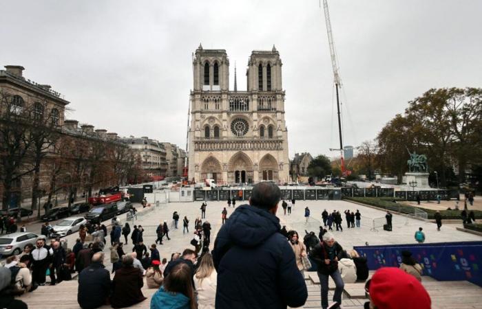 Frei von Notre-Dame treten die Bischöfe und Rachida Dati in gesprenkelten Floretts gegeneinander an