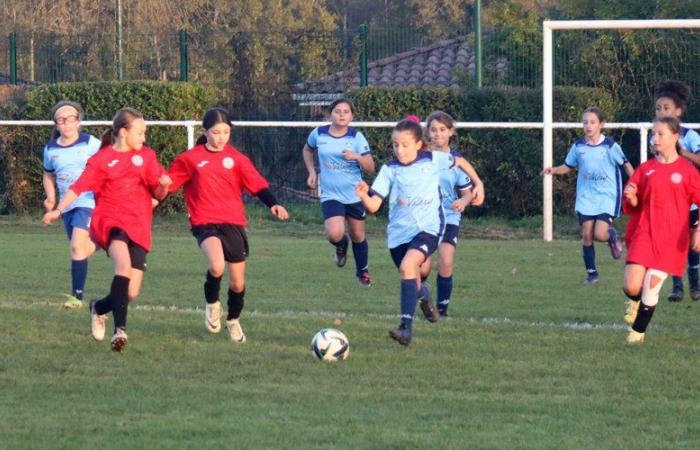 Cahors. Frauen-Pole: die U12-U13 F im Feld, die U15 siegen