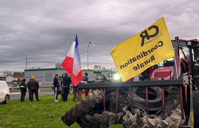 DIREKT – Traktoren der Ländlichen Koordination der Dordogne demonstrieren in Périgueux