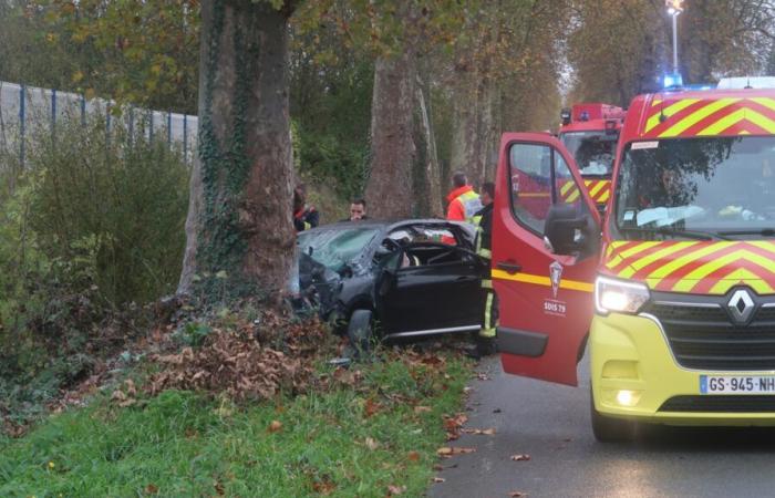 Ein 30-jähriger Mann zwischen Leben und Tod, nachdem er die Straße verlassen hatte