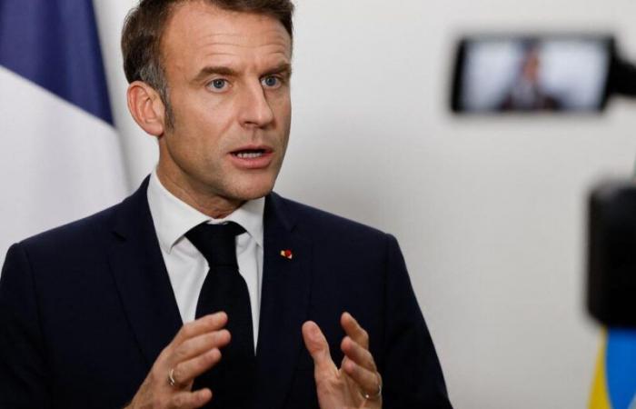 Emmanuel Macron verurteilt die „eskalierende“ Haltung Russlands, die seine Atomdoktrin ausgeweitet habe