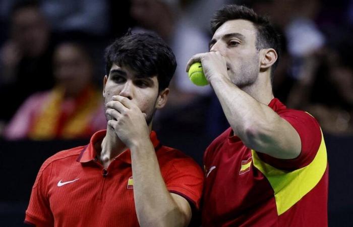 Nachdem Spanien im Viertelfinale scheiterte, schickten die Niederlande Nadal in den Ruhestand