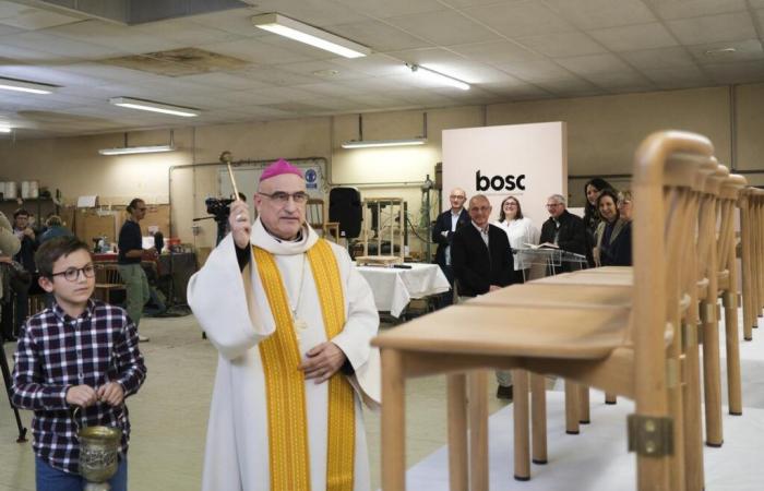 Vor ihrer Abreise wurden die Stühle von Notre-Dame in den Landes gesegnet