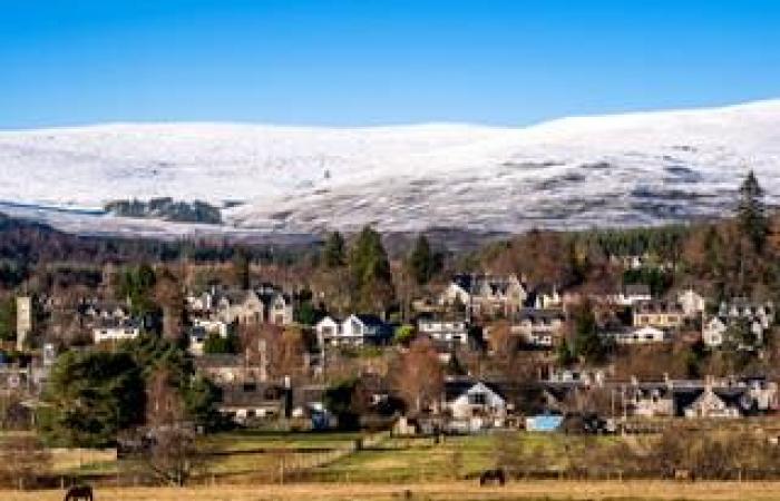 Wetter Großbritannien live: Reisechaos und Schulschließungen nehmen zu, da voraussichtlich bis zu 15 cm mehr Schnee fallen