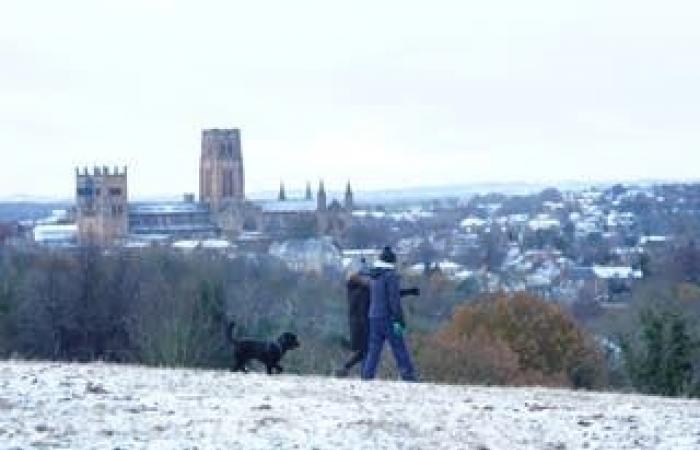 Wetter Großbritannien live: Reisechaos und Schulschließungen nehmen zu, da voraussichtlich bis zu 15 cm mehr Schnee fallen