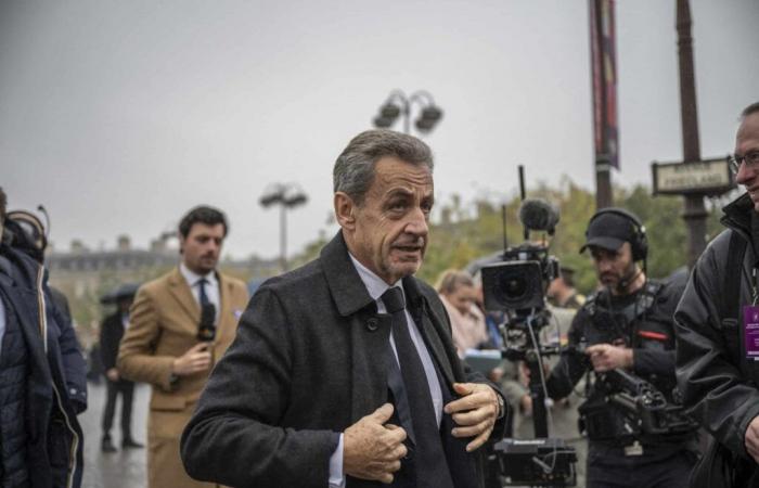 Nicolas Sarkozy blickt auf den Tag zurück, an dem er vor 400 Menschen den Tod ihrer Angehörigen bei dem Flugzeugabsturz in Rio-Paris verkündete