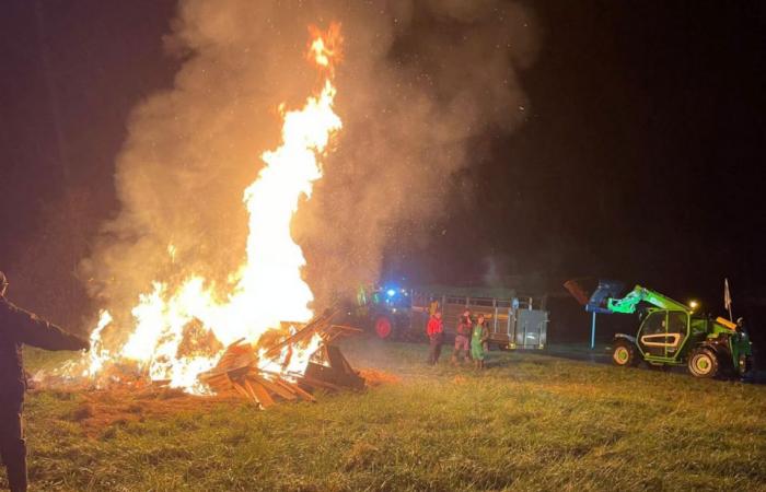 Warum letzte Nacht viele Kreisverkehre brannten