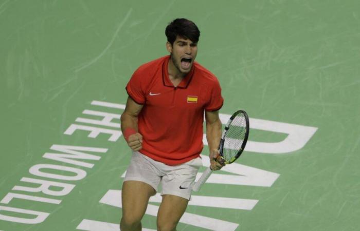 Davis Cup: Carlos Alcaraz schlägt Tallon Griekenspoor und verzögert den Rücktritt von Rafael Nadal