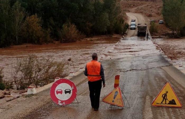 Warnhinweis: Regen und stürmischer Wind