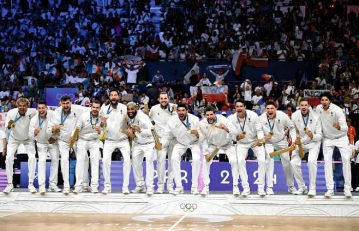 Frankreich-Polen, das Volleyball-Finale unter der Beobachtung des Kapitäns der Blues