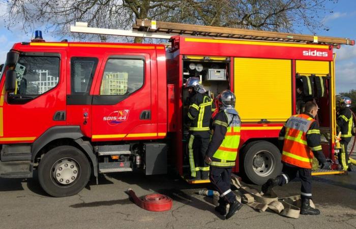 Säureflaschen zerbrechen, 90 Mitarbeiter werden aus einem Chronopost-Zentrum in Seine-et-Marne evakuiert