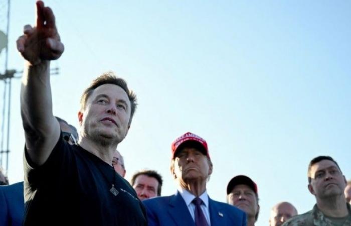 SpaceX gibt den Versuch auf, den Starship-Booster zu fangen, während Donald Trump zusieht