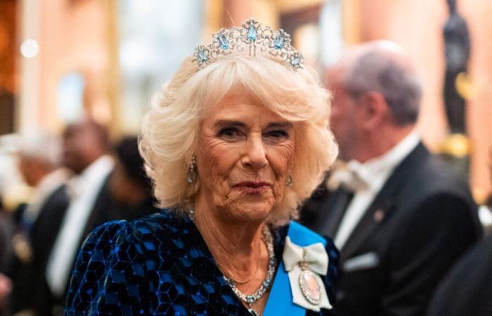 Königin Camilla trägt zu Ehren des diplomatischen Korps die sehr seltene Aquamarin-Tiara von Königin Elizabeth II