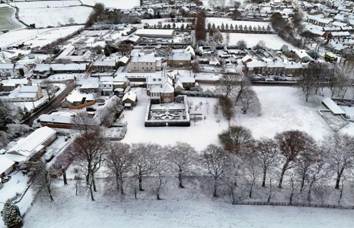 Wetter in Großbritannien: Neue Schnee- und Eiswarnungen ausgegeben, da Meteorologen vor weiteren Reiseunterbrechungen warnen | Britische Nachrichten