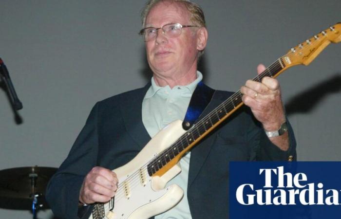 Vic Flick, Gitarrist des James-Bond-Themas, stirbt im Alter von 87 Jahren | Musik