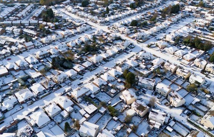 Am Wochenende wird es weiter schneien, da das Wetteramt vor Überschwemmungen warnt | Britische Nachrichten