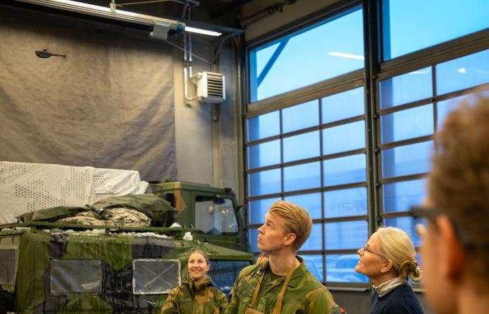 Kronprinzessin Mette-Marit trifft in der Armee wieder auf ihre Tochter Ingrid Alexandra