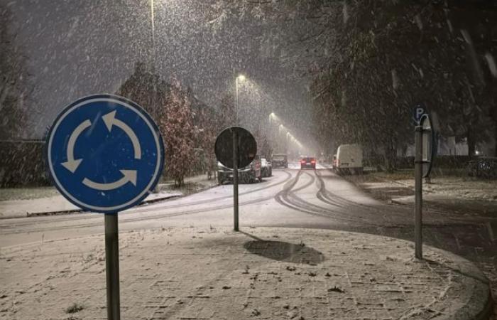 Der erste Winterschuss bringt Schnee und rutschige Straßen: Code Gelb für rutschige Bedingungen bis 9 Uhr