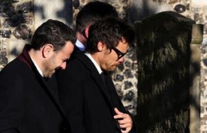 Neueste Beerdigung von Liam Payne: Harry Styles und Kate Cassidy unter den Trauergästen vor der Kirche