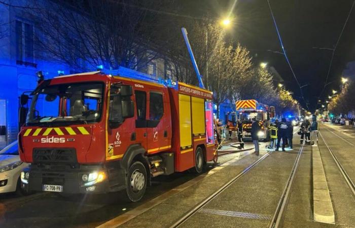 Das Feuer auf der Avenue de Laon in Reims, gefolgt von einem zweiten Feuer zehn Minuten später …