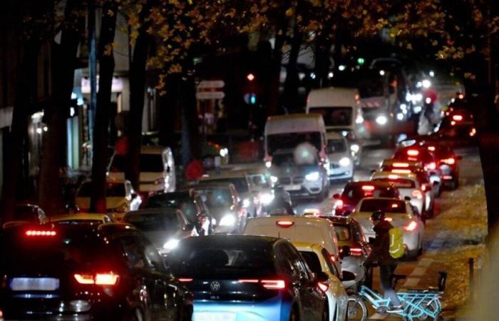 Sturm Caetano. Monsterstaus in Nantes an diesem Donnerstag aufgrund der Schließung der Brücken