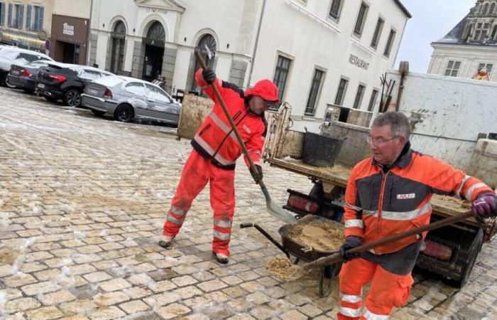 Warum haben wir in Laval Sand und kein Salz auf den Place de la Trémoille gelegt?