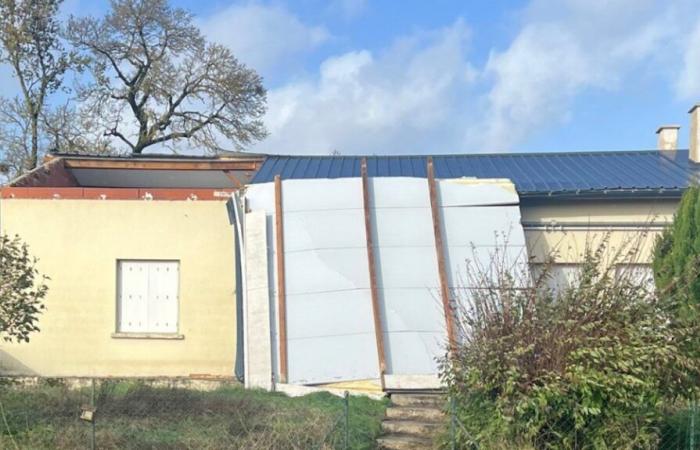 Bis zu 118 km/h Wind, das Dach eines Hauses reißt ab