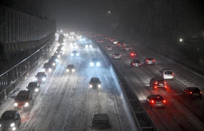 Schnee: Schwieriger Verkehr in Épalinges und auf der A12