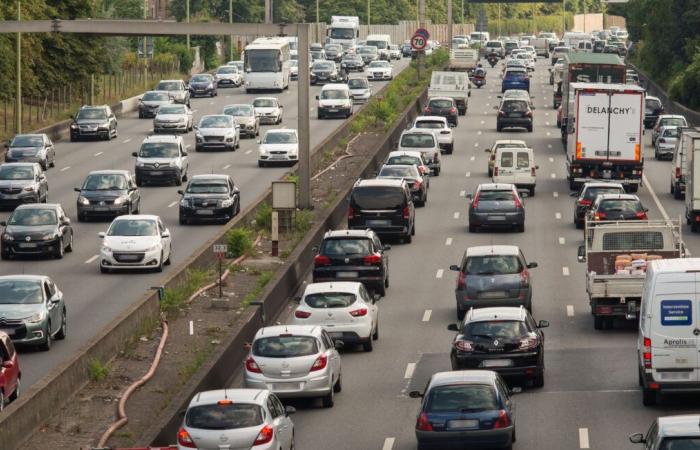 Ein Unfall zwischen zwei Lastwagen legt den Verkehr am Stadtrand von Lille lahm