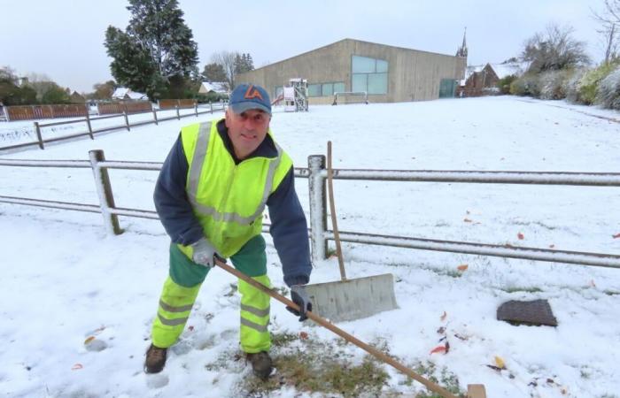 Die kleine Stadt Côtes-d’Armor hat bis zu 5 cm Schnee aufgeweckt, kann aber auf Bernard zählen