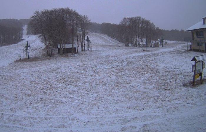 Der erste Schnee erhellt Aubrac trotz unvorhersehbaren Wetters