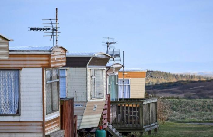 Ein Jahr nach dem Erdbeben in La Laigne schlafen die Opfer in Mobilheimen