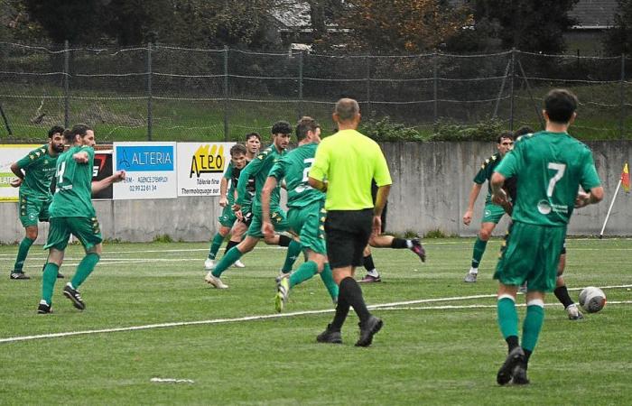 Zwei Starkommentatoren von beIN Sports werden ein Amateur-Fußballspiel in der Bretagne statt in Dortmund kommentieren