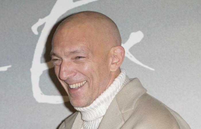 Vincent Cassel überrascht mit seinem komplett rasierten Kopf