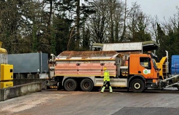 „Tückische Bedingungen“, da im Süden und Westen Schnee fällt