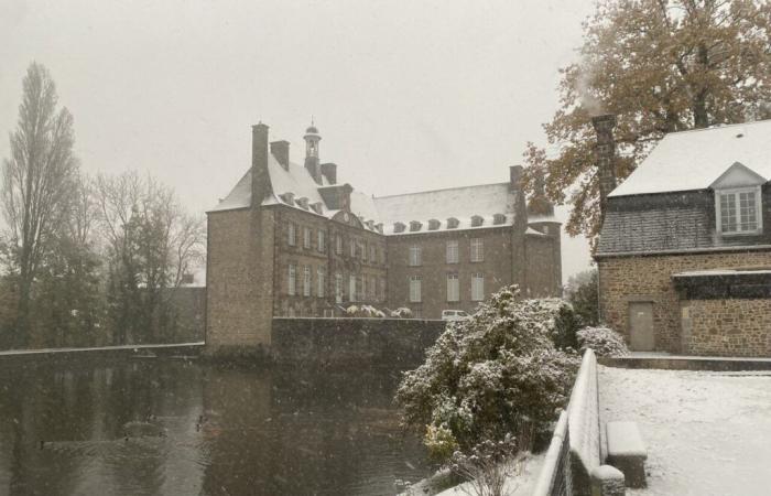 IN BILDERN. Das Land Flers erwacht unter dem Schnee: eine Weihnachtsdekoration