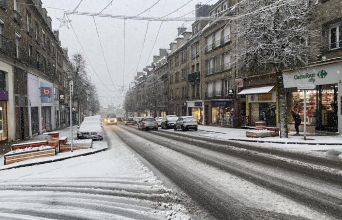 IN BILDERN. Das Land Flers erwacht unter dem Schnee: eine Weihnachtsdekoration