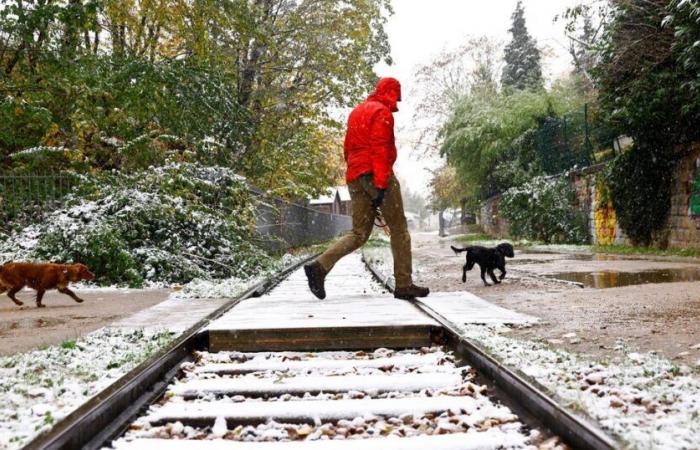 in Paris vier Zentimeter Schnee, „seit 56 Jahren noch nie dagewesen“ im November