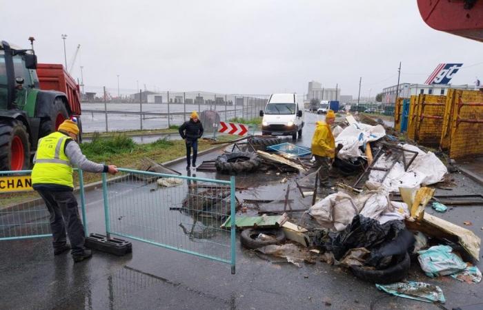 In Bassens werden die Eingänge zum Hafen von Bordeaux immer noch belagert