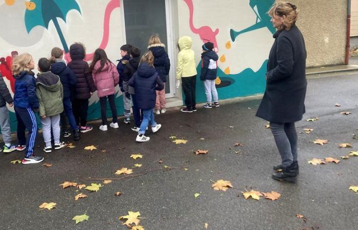 Sich um die „kleine Ecke“ kümmern: In dieser Schule in Aude haben die Schüler die Toiletten dank eines partizipativen Freskos umgestaltet