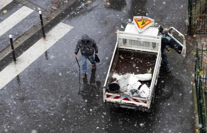 Die Pariser ziehen sich warm an, während der Winter in der französischen Hauptstadt Einzug hält