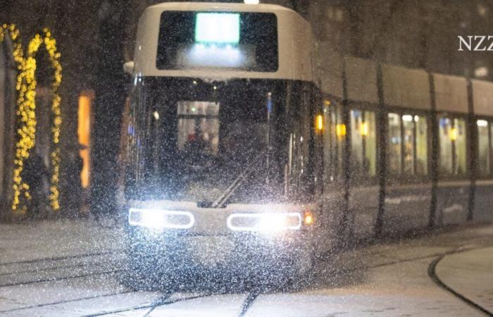 Schnee im Flachland sorgt in der Schweiz für Chaos