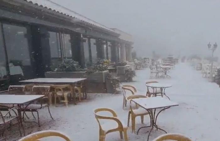 Der Schnee fällt und hält in der Rhone, hier sind die Bilder