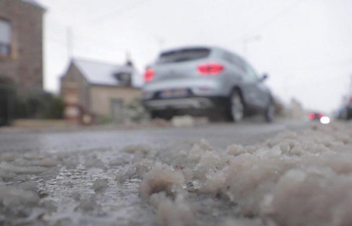 Verschneite Straßen überraschen die Bretonen